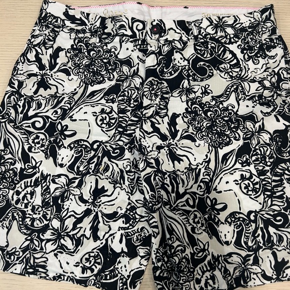 Lilly Pulitzer White and Black Fabric with Pink Stitching - Picture 4 of 4